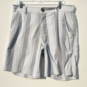 Lululemon mens white gray plaid shorts 36